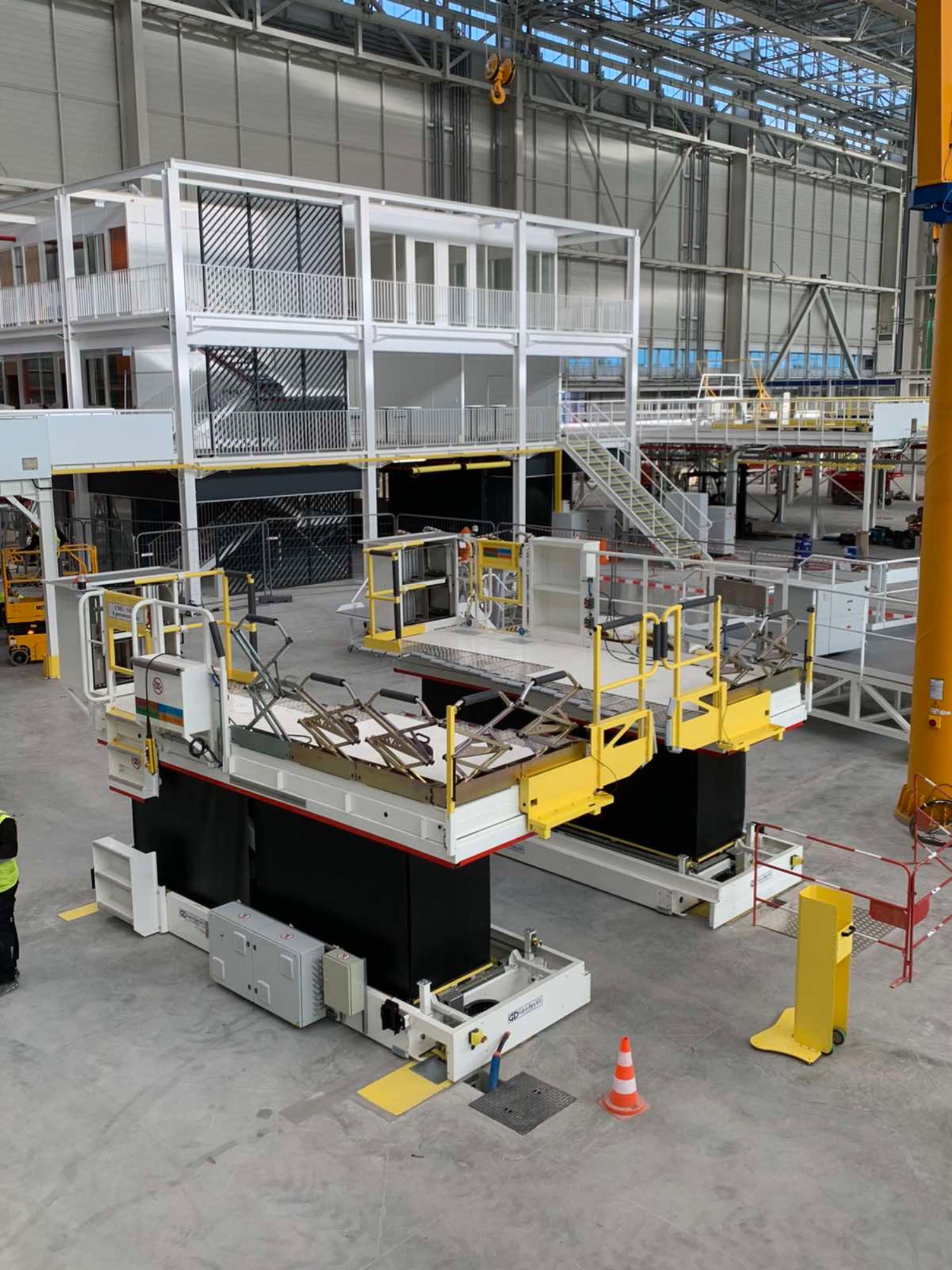 Lifting tables